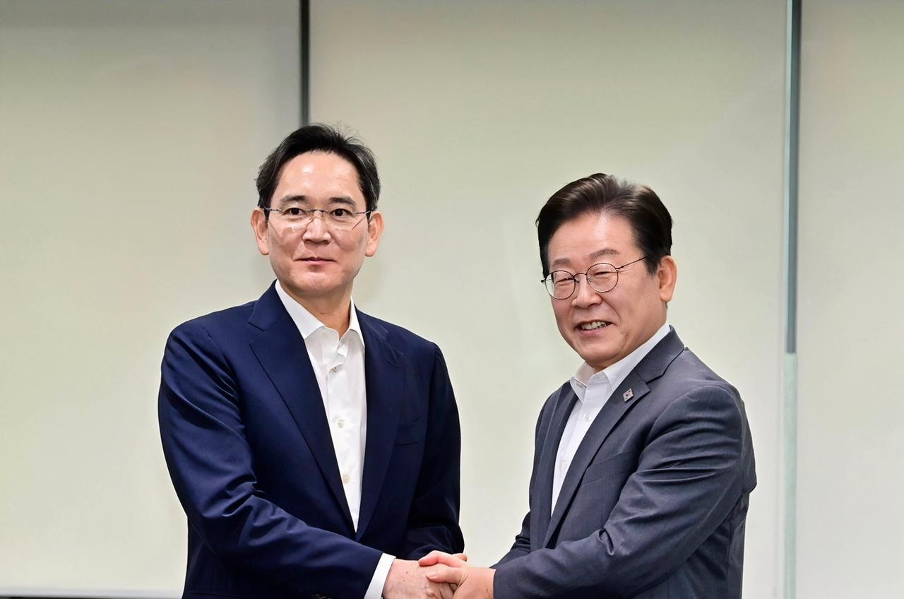不得不说，韩国财阀的力量不容小视啊！韩国总统办公室向外界透露，刚刚上任的韩国总统