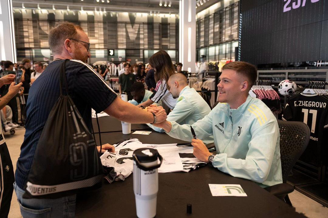 罗马体育报：霍尔姆在租借期间赢得了斯帕莱蒂的爱，并逐渐可能成为尤文图斯下赛季阵容