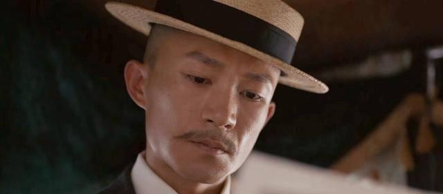 武昌起义的枪声，是用白银买来的。不是军阀，不是政客。1900到1911年，上千