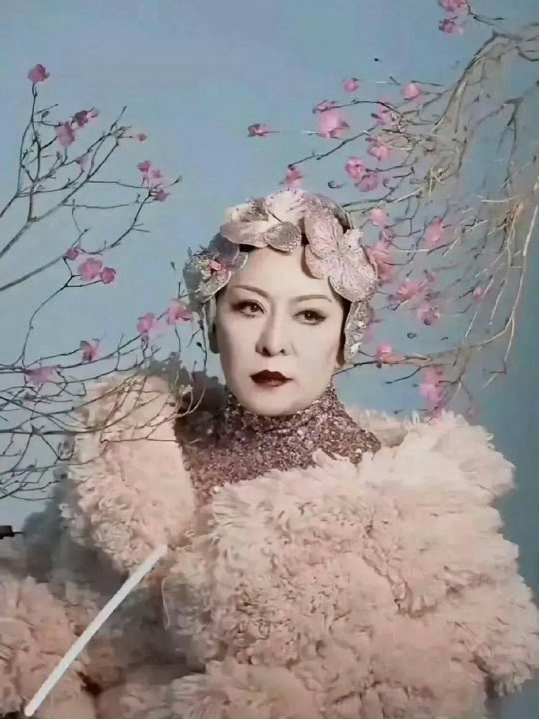 向太的化妆师一双巧手让她年轻十几岁，年薪百万真该人家挣