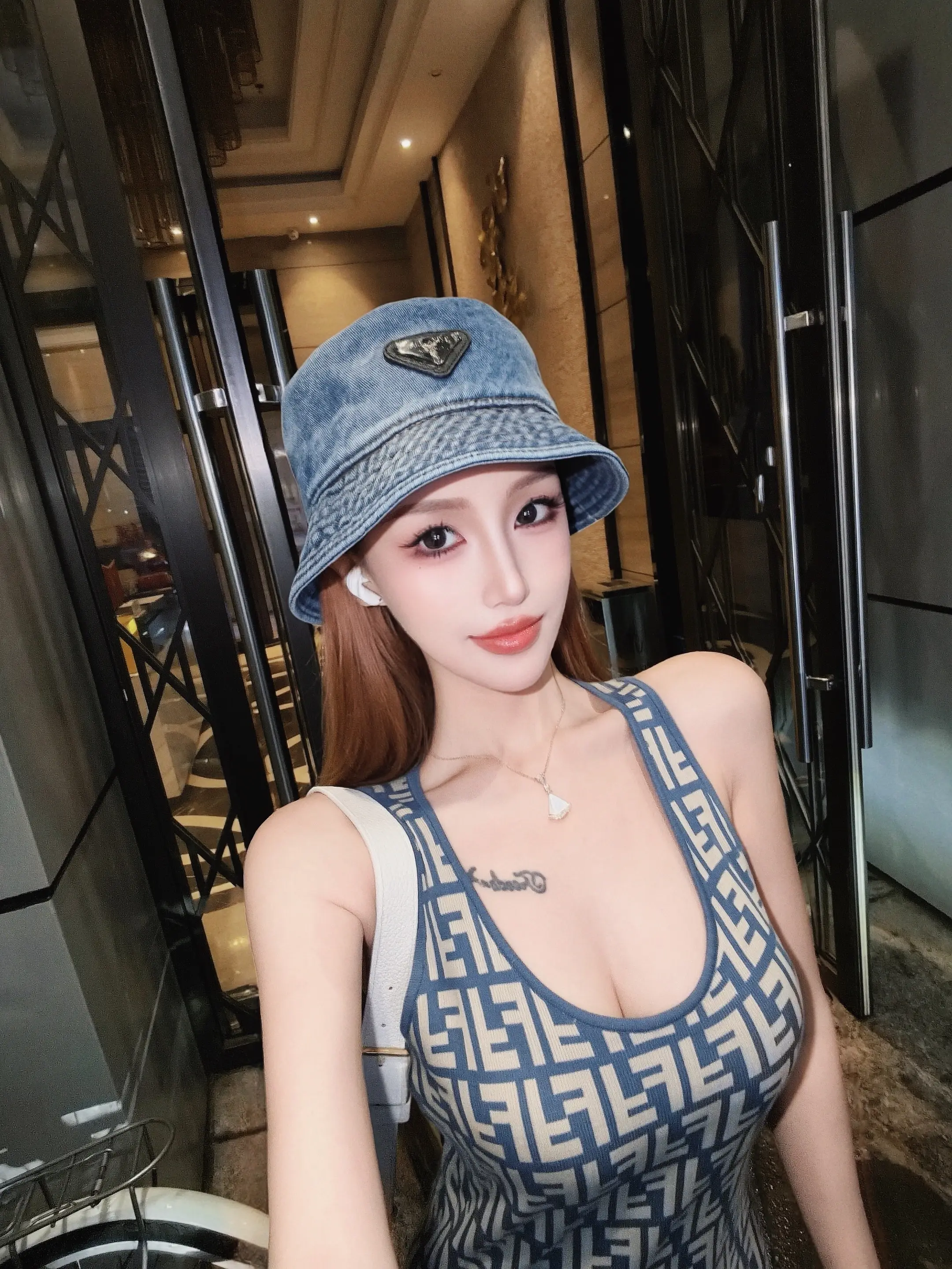 少听坏女人的话 听我的。
