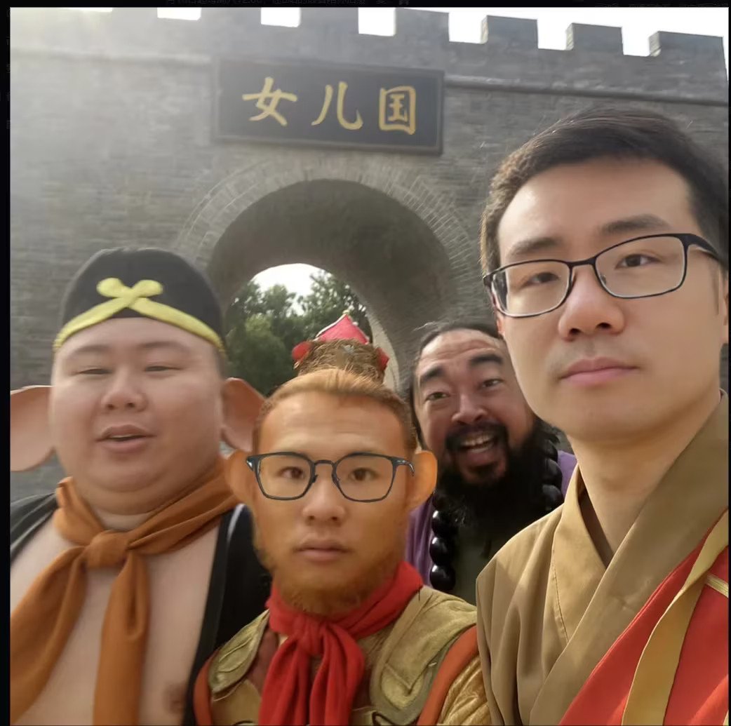 哈哈哈哈好搞笑啊​​​
