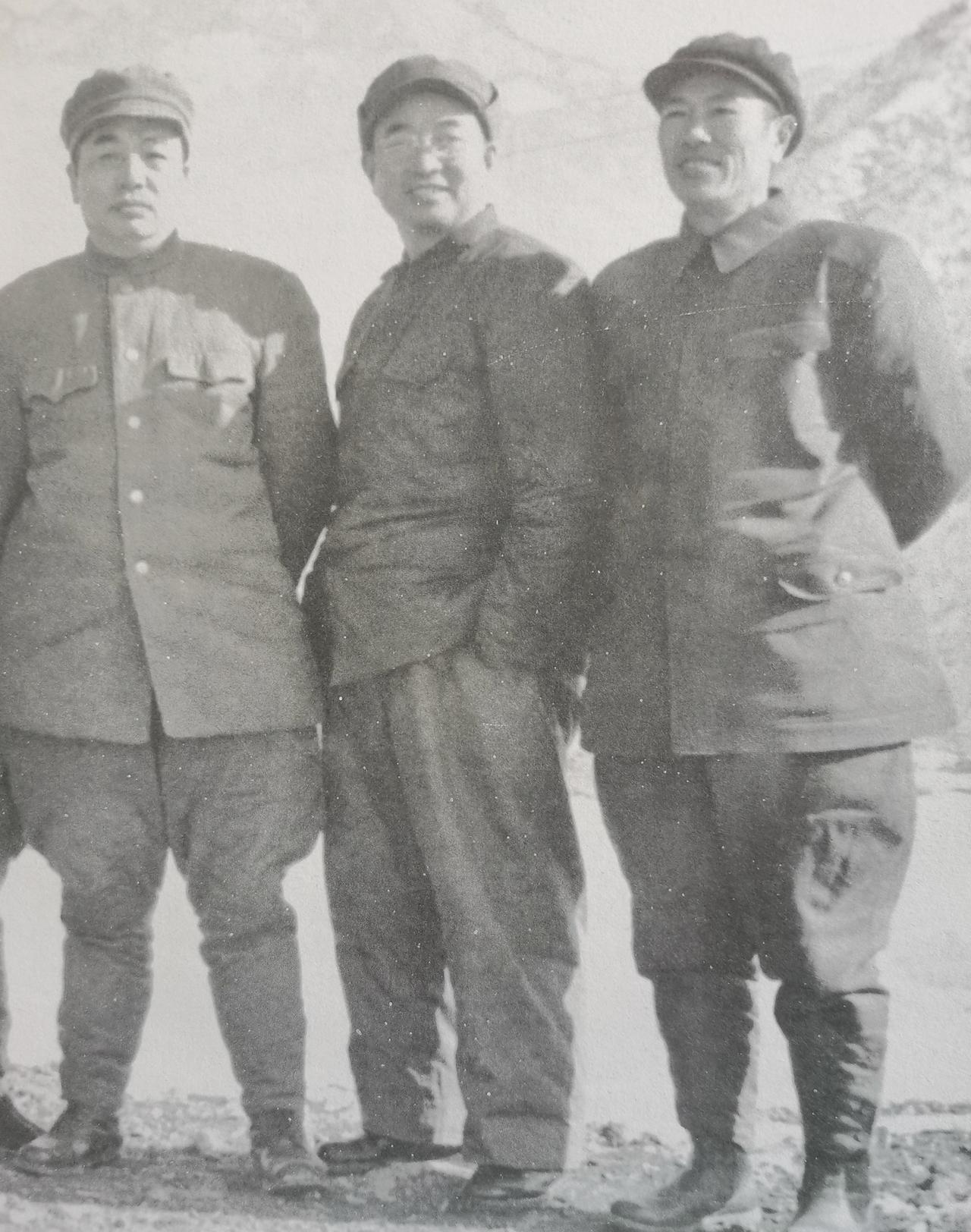 1952年彭德怀从朝鲜回国治病，陈赓已经从国内赶到朝鲜。彭德怀对陈赓说，如果朝鲜