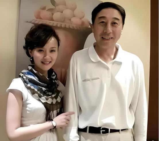 ☁我就是冯巩的秘密情人，他答应给我五十万，却翻脸不认人！2004年，一保姆