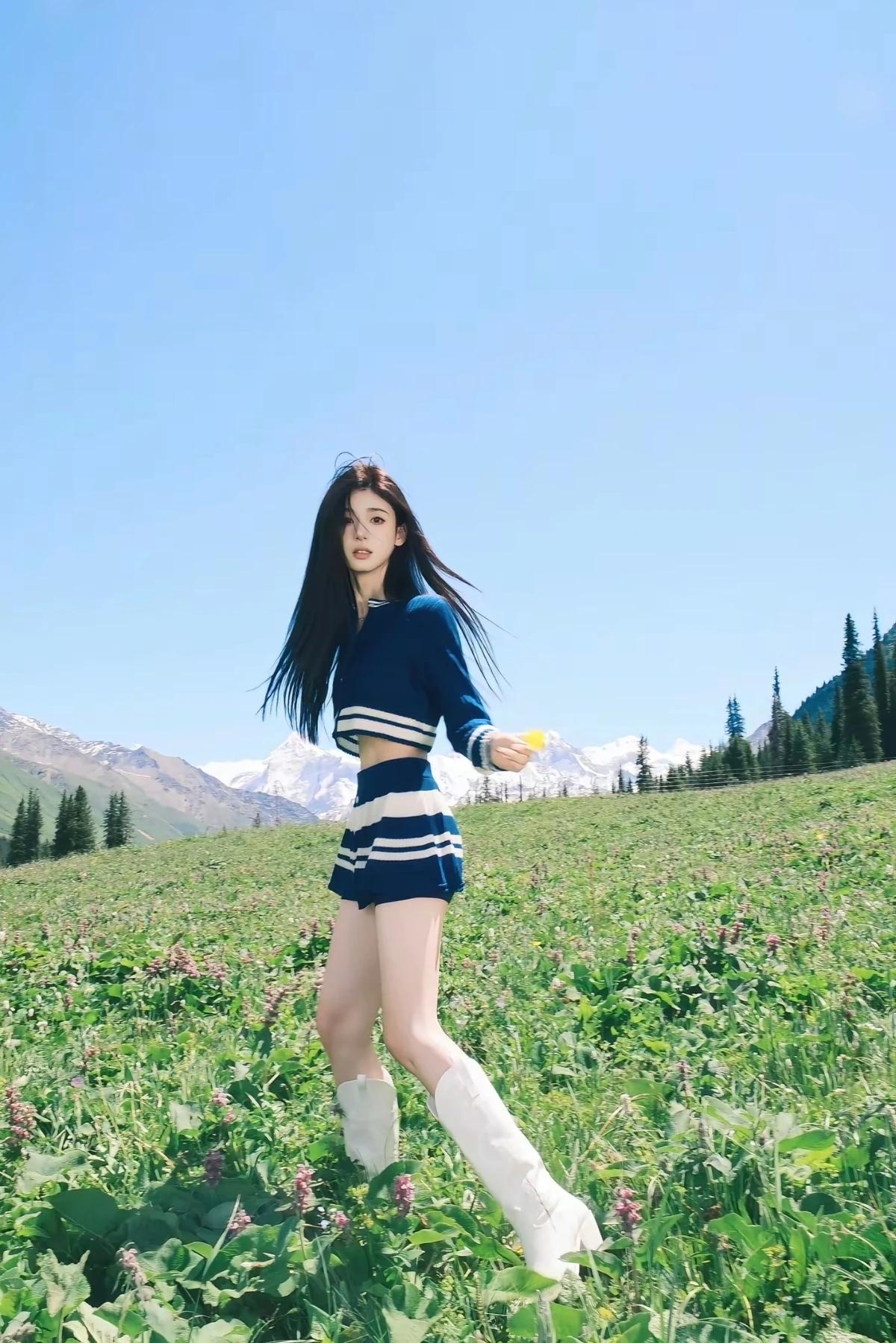 少女摄影|NO.0069期清纯少女户外随拍黑长直是不是白月光的代名词可以发