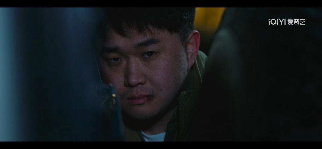 《罚罪2》太可怜了！哥哥冯海被活埋，弟弟冯江被丁小帅打，还有三拨人找他。冯海