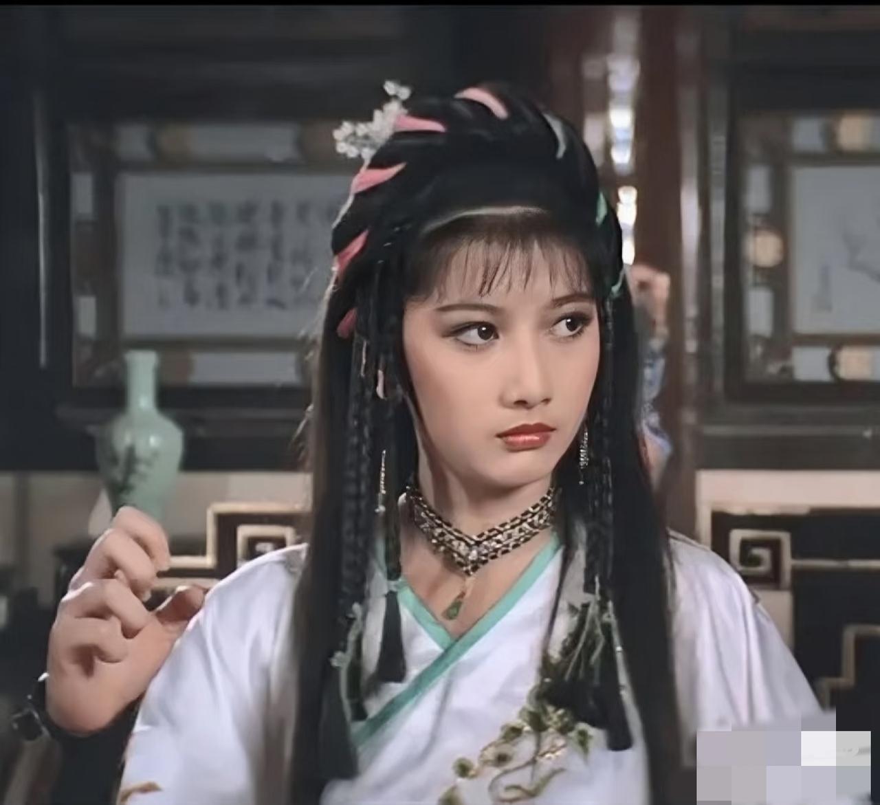1975年那个夜晚，12岁的刘玉璞在浴室遭遇的不是意外，是亲爹醉酒后的暴力
