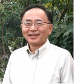 烈士江姐的儿子彭云在美国定居，中国记者问他为什么不肯回国？他的回答很现实，却也很