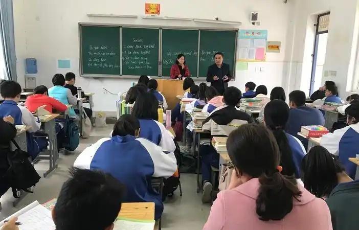 初二真是分水岭，大多数孩子在这一年成绩会下滑，跟天赋无关，主要是没抓好这几件事！