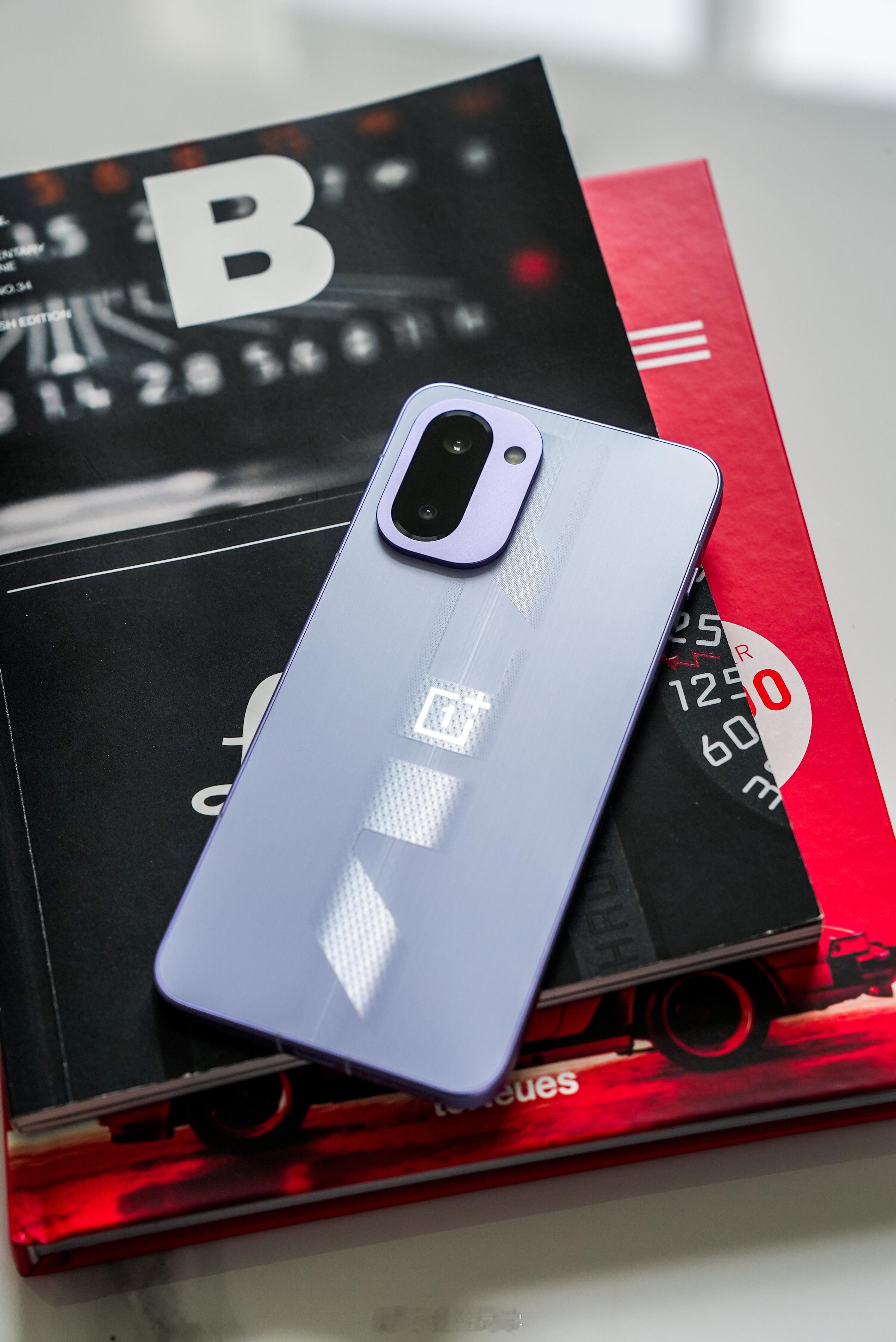 一加Ace6T电光紫上手实拍，怎么样好看吗