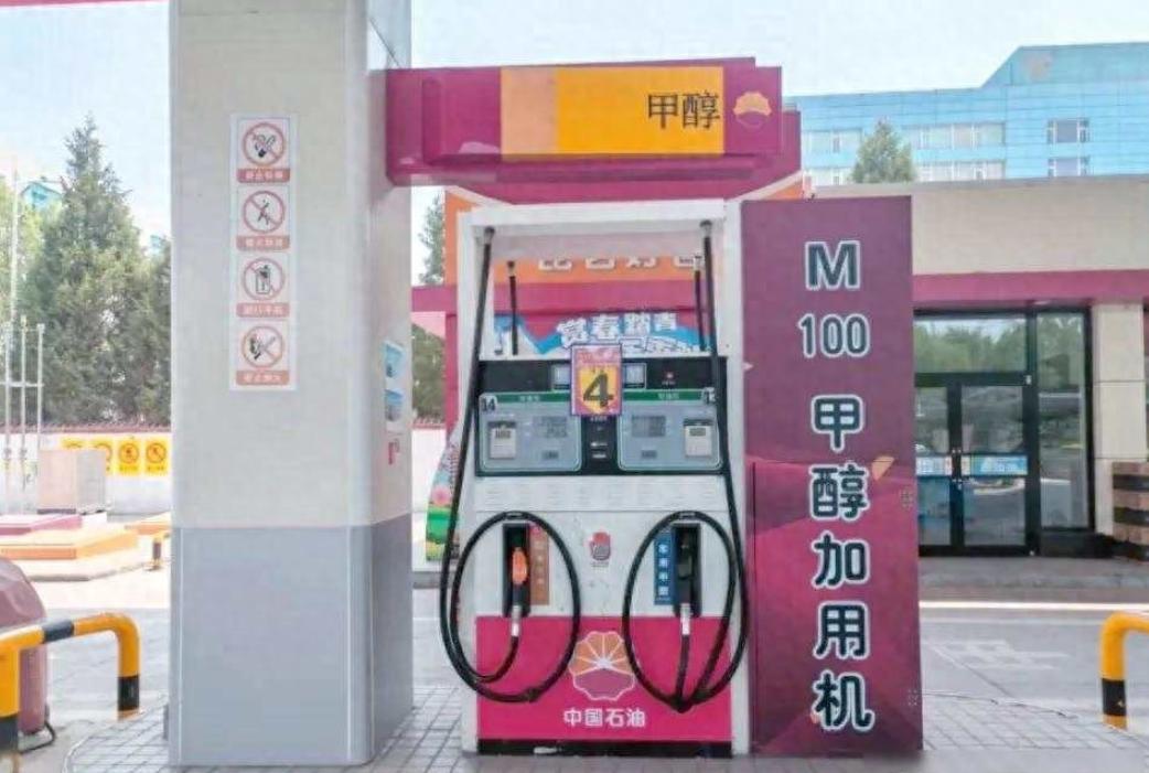 昨天有个粉丝私信我，说他在山西跑物流，一公里才花三毛钱。我第一反应是吹牛吧。他把