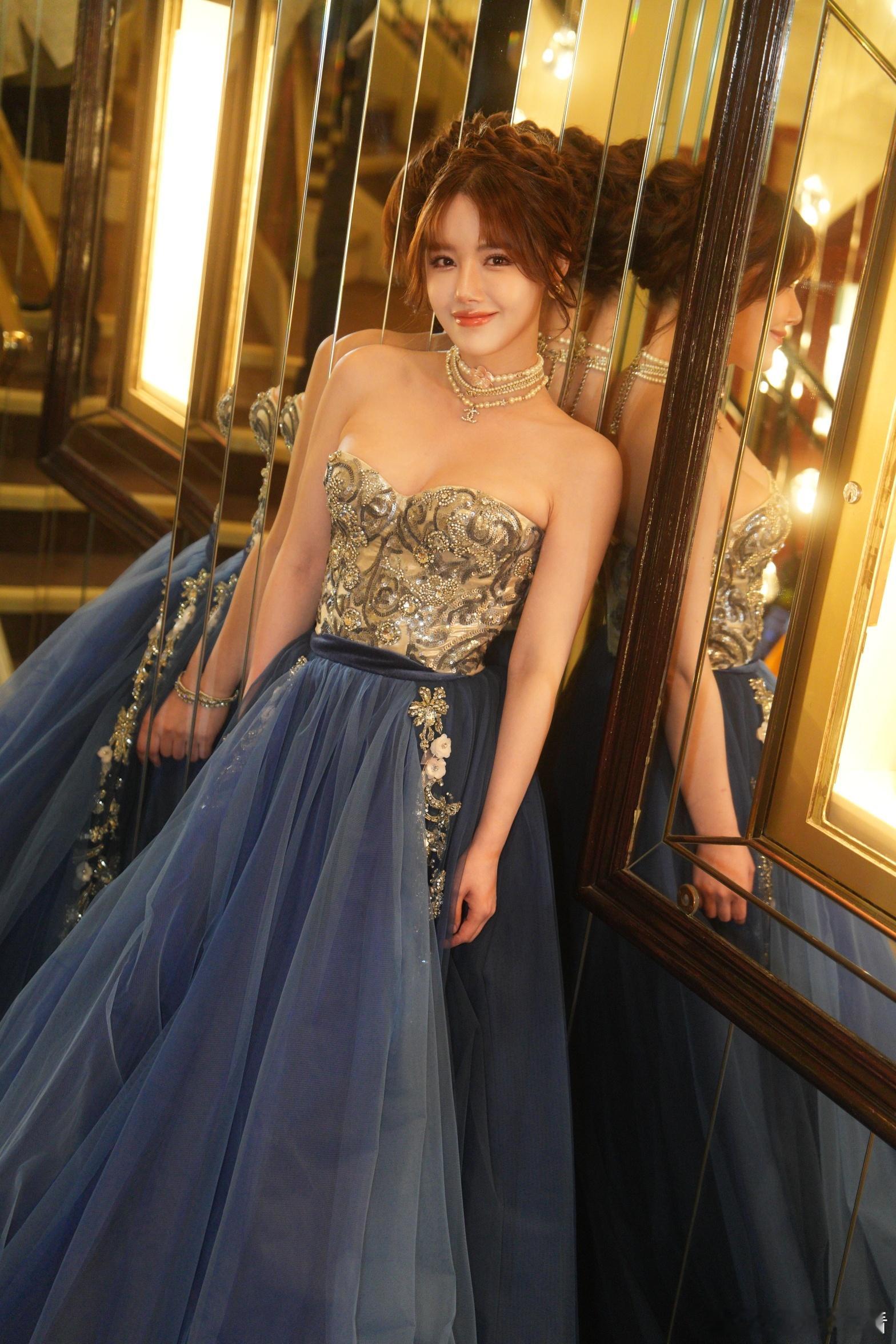 好看的小姐姐小姐姐抄送