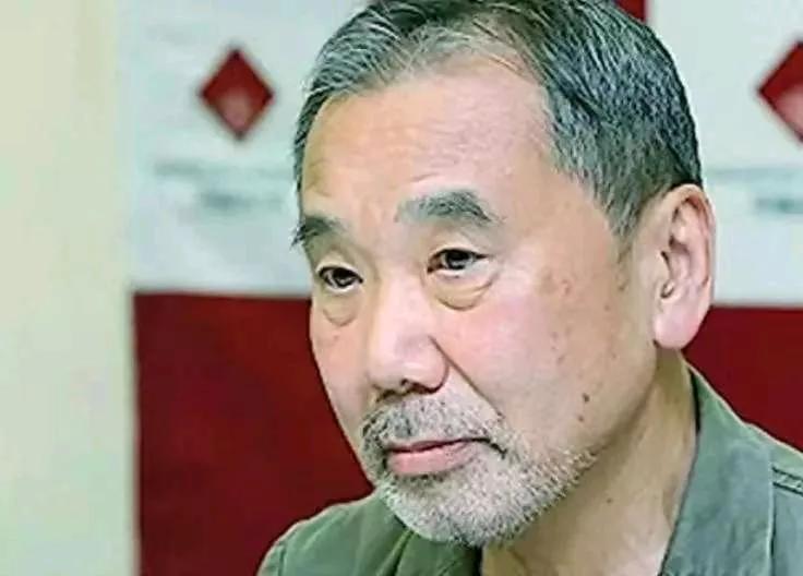 日本作家村上春树曾说：我父亲是侵华日军，我从不吃中国菜，因为我不配，我也不生小孩