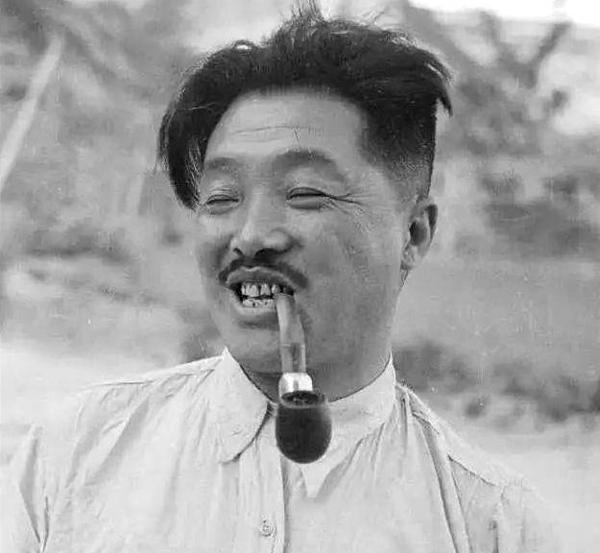 1930年，在红军长征时期，蒋介石经常派飞机轰炸，红军因为没有飞机，也没有什么防
