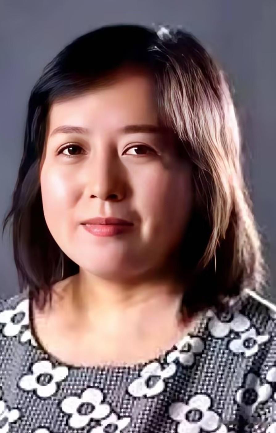 成都锦城学院icon，广告系主任聂鑫鑫，46岁，人没了。那个据说下课了，人