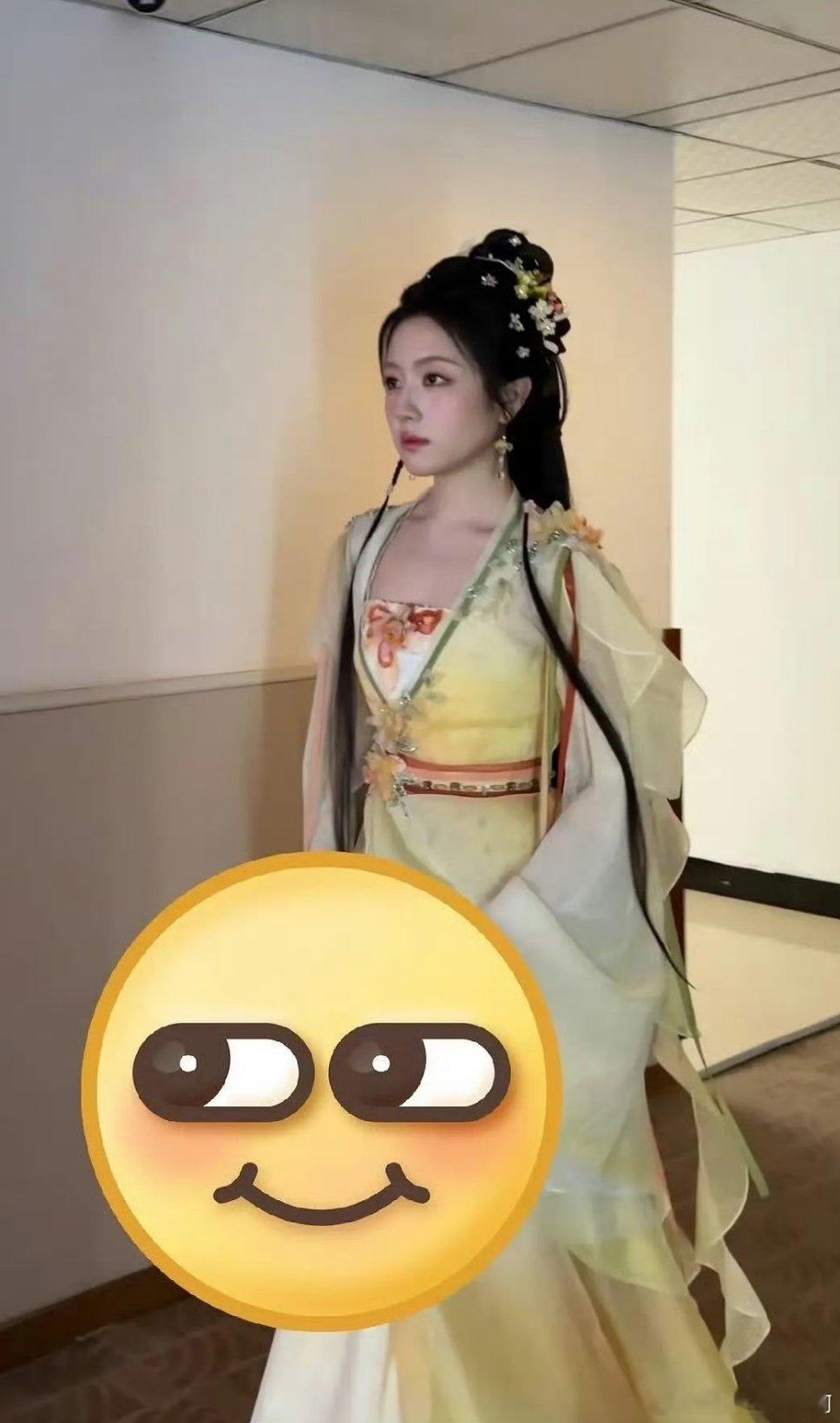 何与李兰迪千夜奇谭出状了，感觉还可以哎。