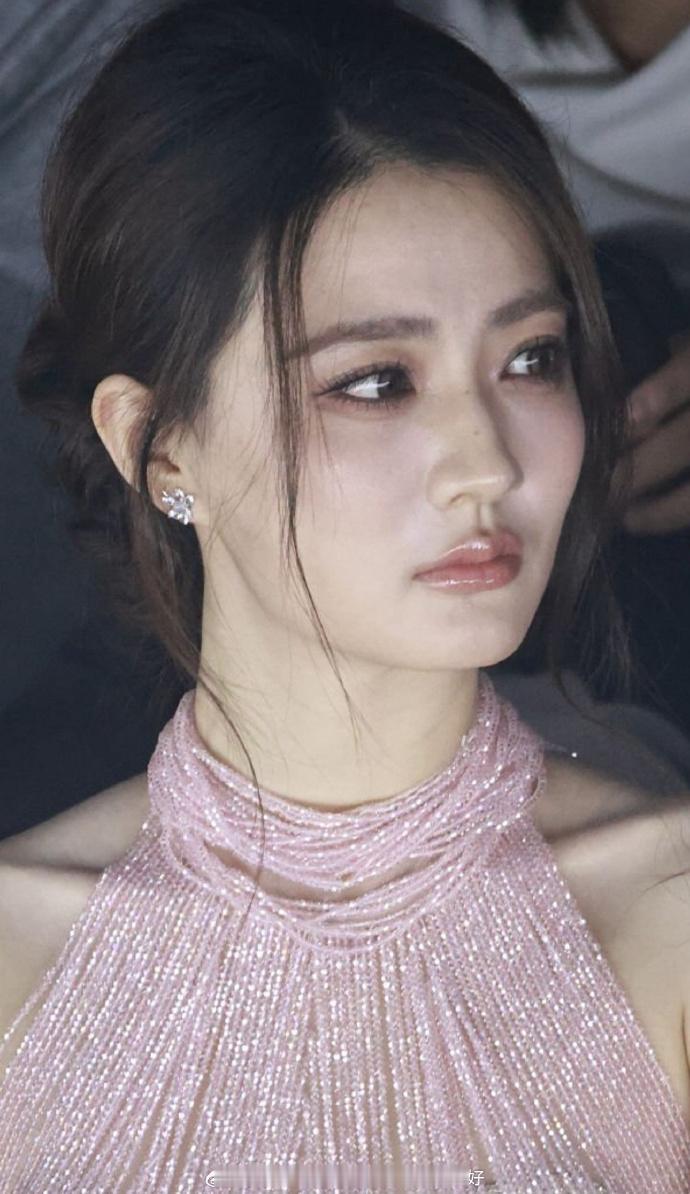 徐璐近期活动新闻图+视频​​​