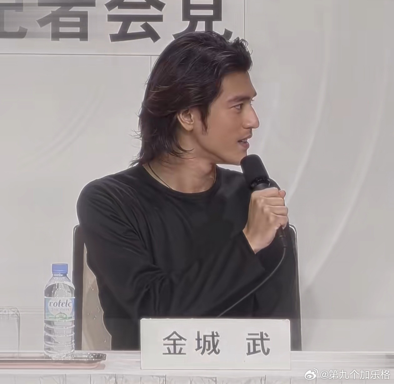 金城武的长相真的太绝了。这才是4000年难得一遇的美人吧？可惜他现在都不拍戏了。