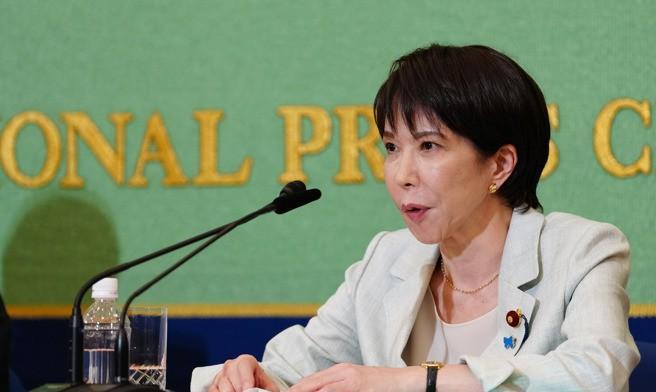 号称“女版安倍”的高市草苗将担任日本首位女首相，最高兴的莫属台湾民进党，最最高兴
