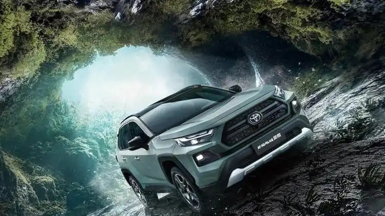 丰田RAV4荣放落地价13.53万, 家用性价比确实高, 最新款已在路上