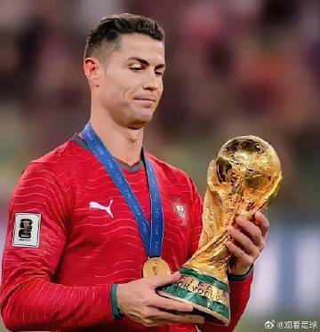拿亚冠二级，进欧联杯是C罗新的追求。 拿世界杯只是C罗的情怀。另外，让...