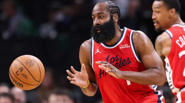 NBA常规赛，快船以118-121不敌凯尔特人。对于这场失利，船记感慨道：“这