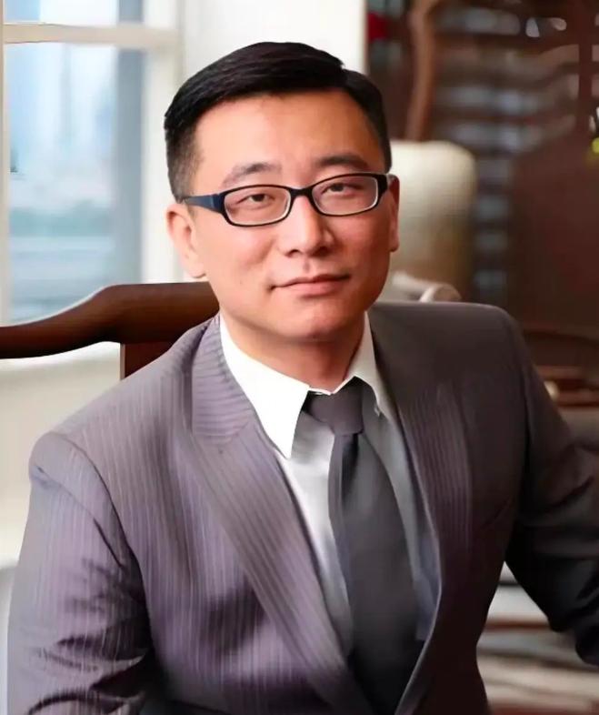 许垚被执行死刑那天，一位受害者在社交媒体上留了句话：“正义，虽迟但到。”六个字，