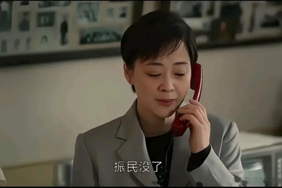 《六姊妹》，老五嫁给了小黄，又生了女儿瑶瑶，当她正沉浸在照顾女儿的幸福中时，大姐