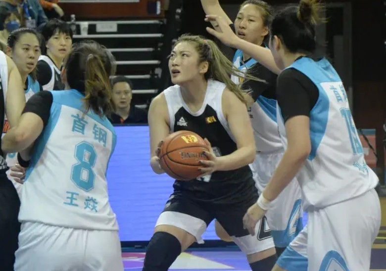 四川女篮拒放主力这事挺复杂的。从四川队角度看，全运会资格赛每场都是关键，放走主力