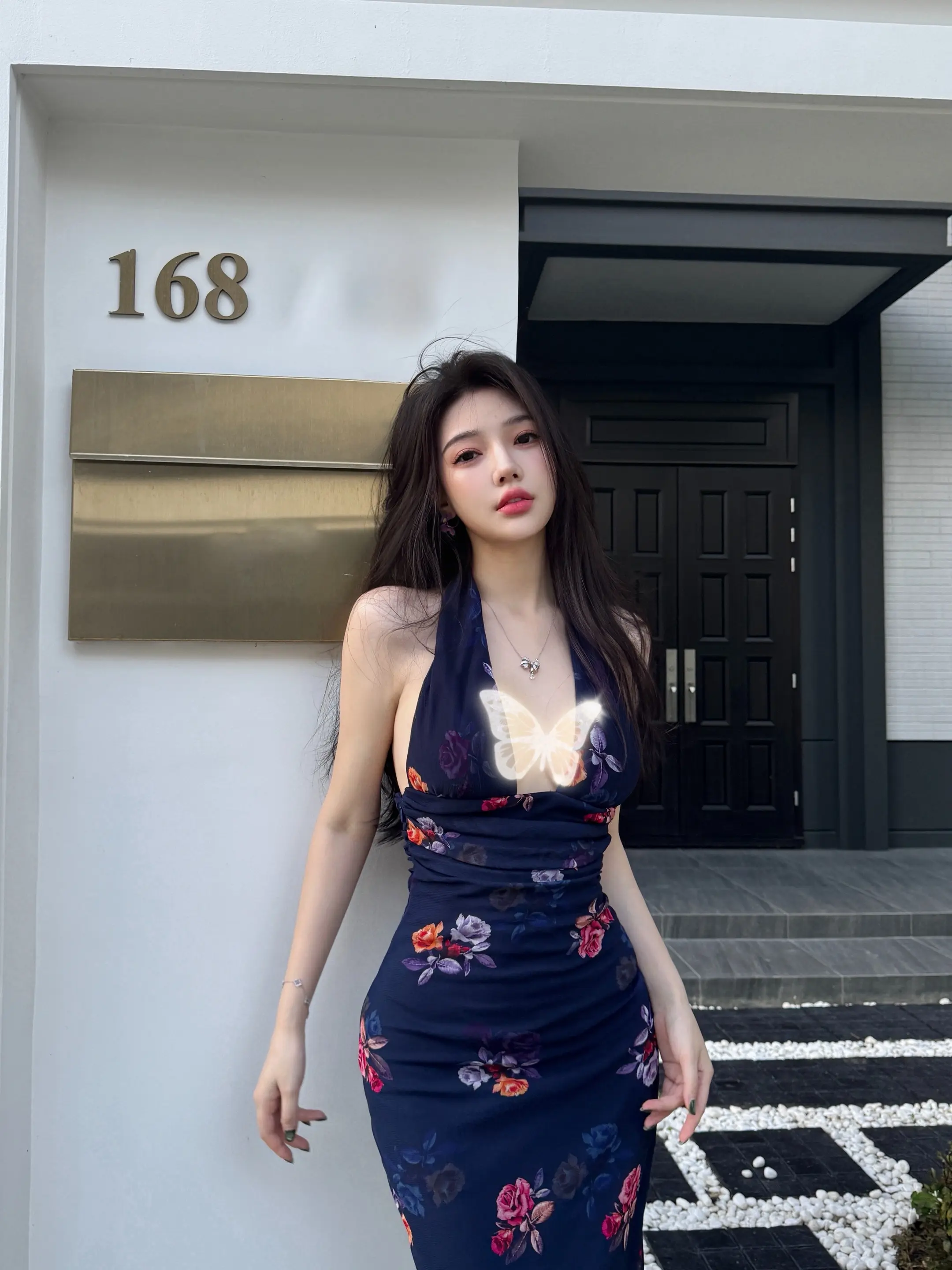 抛开身材来说 确实抛不开。