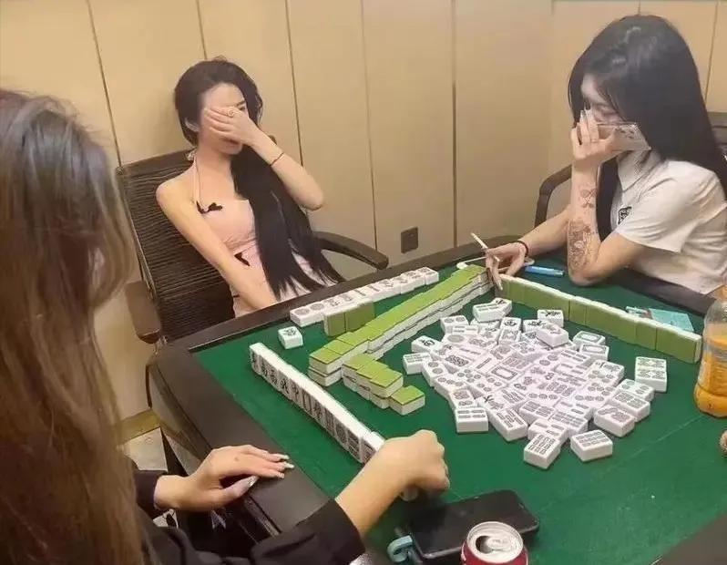 广西一已婚女子应男牌友邀约打麻将。凌晨2点，女子等另两名牌友离开后，说“累了”想