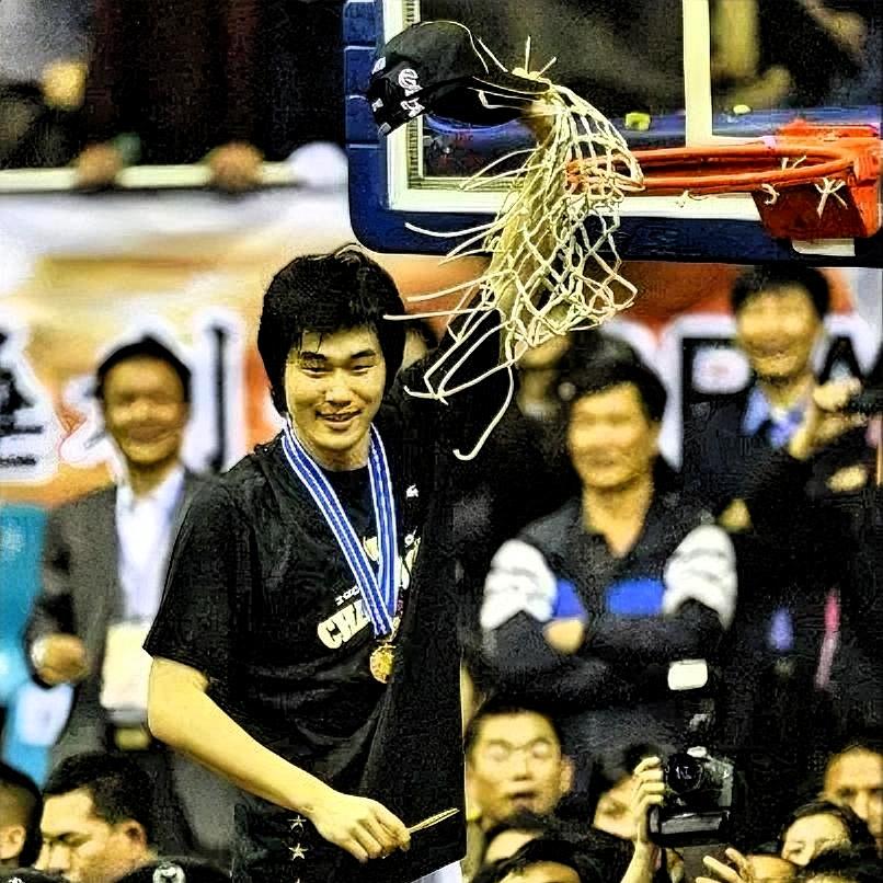 广东队史本土后场实力总排名第一档：历史级核心，总决赛杀神1.王仕