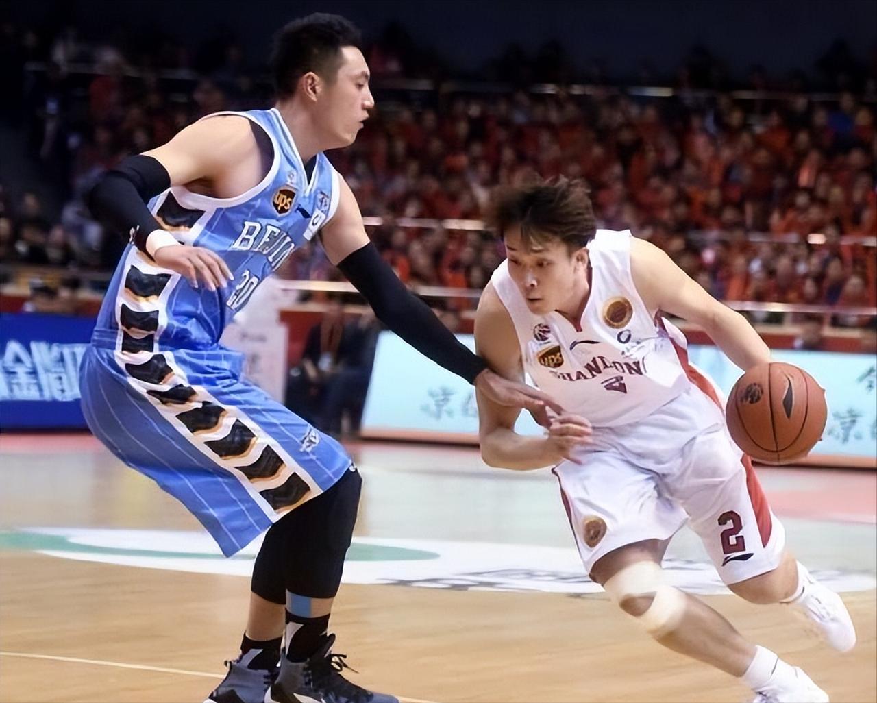 丁彦雨航坦言，从不后悔当年打封闭上场。一直以来，都有一种说法，说当年山东让小