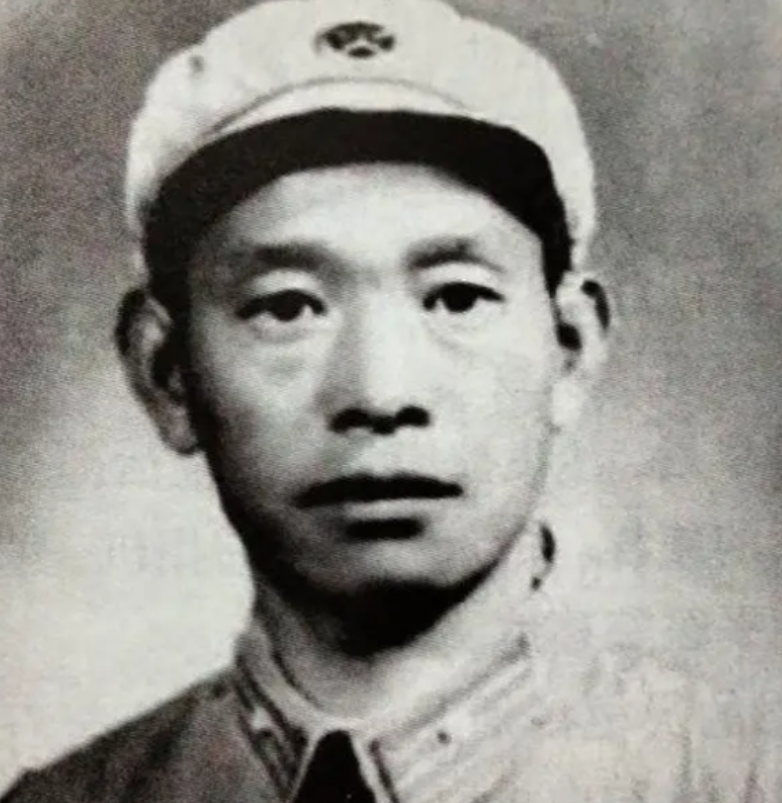 1943年，八路军电台台长刘长生，向组织申请结婚，遭到了拒绝，不料他却带着密码