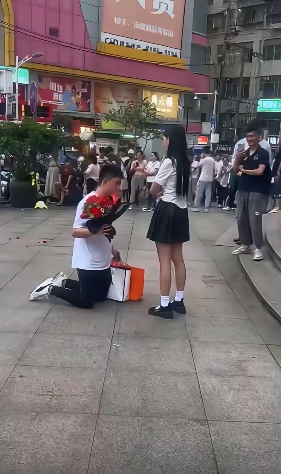 看来这两个都病得不轻[捂脸哭][捂脸哭][捂脸哭][捂脸哭]