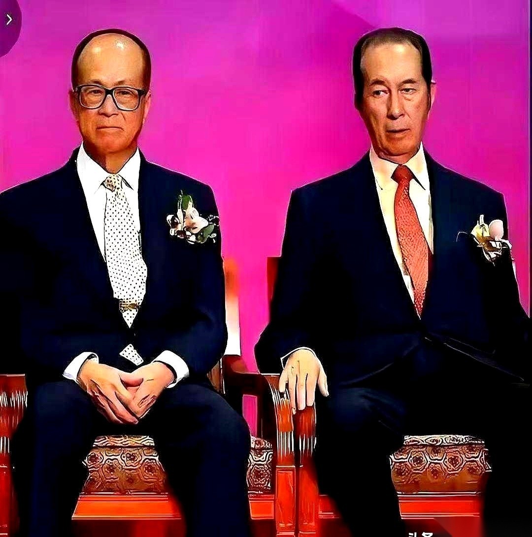 2020年何鸿燊的葬礼上，名流权贵全到了，李嘉诚父子全程没现身。同在香港商圈，几十年抬头不见低头见，