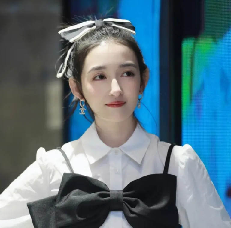 《蛮好的人生》最漂亮的女演员应该就是尤琪（李羽可）的扮演者康宁。康宁，今年3