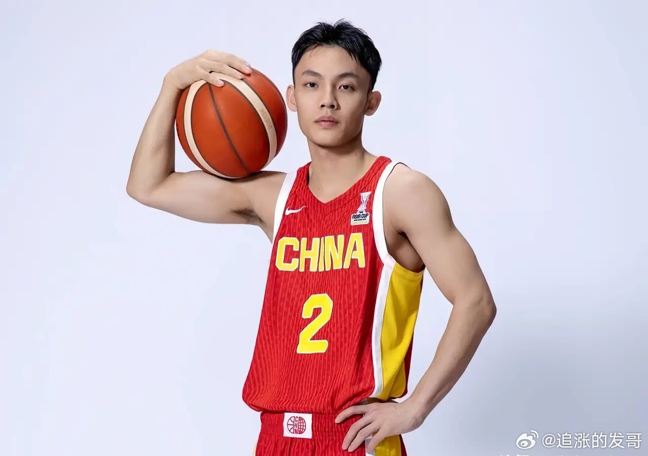 徐杰赚得盆满钵满！8月29号，徐杰将短暂离开广东男篮，理由是这名后卫将参加一场篮
