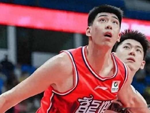 文班亚昕提前解约赴美冲击NCAA，未来可期据篮球记者宋翔最新消息，广东宏远