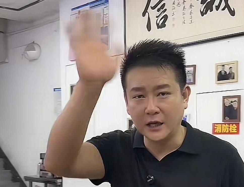 发生在河南郑州的，7人就餐点一碗面事件，涉事饭店的老板网上发声，表示做好了关店的