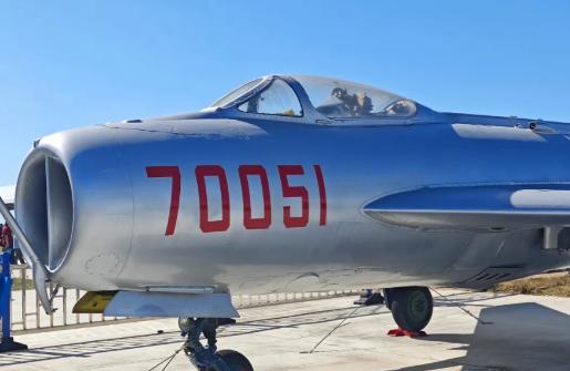 美国军媒发现，我国组成1000架歼6W无人攻击机，可以进行1000次攻击，投掷2