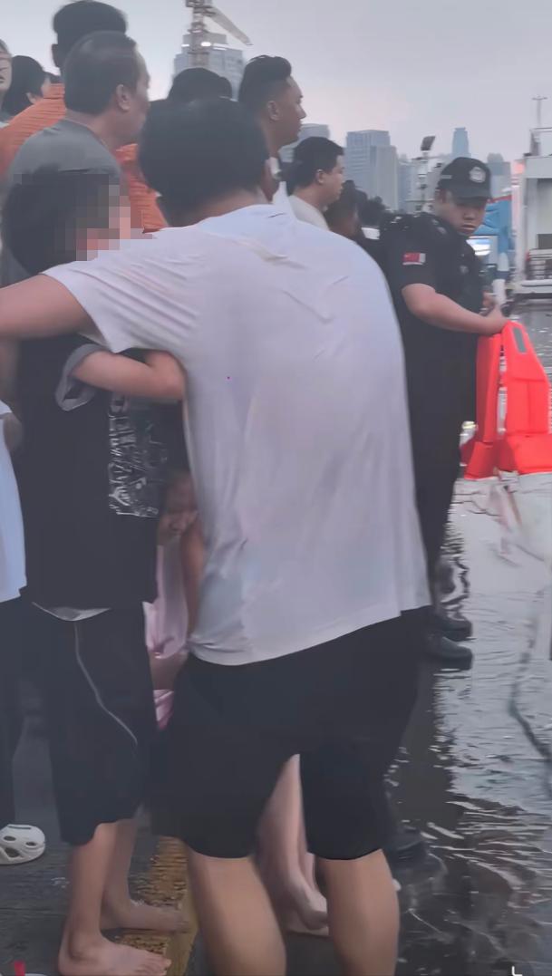 “天津之眼”母子落水悲剧真相来了！盲目下水救人，代价太惨痛昨晚，天津之眼摩天