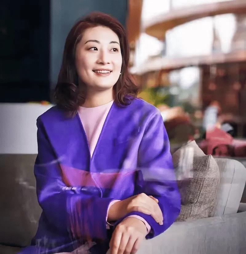 宗馥莉做娃小宗：不跟风、不讨好，一出手就赢在了格局最近，宗馥莉自主创立的全新