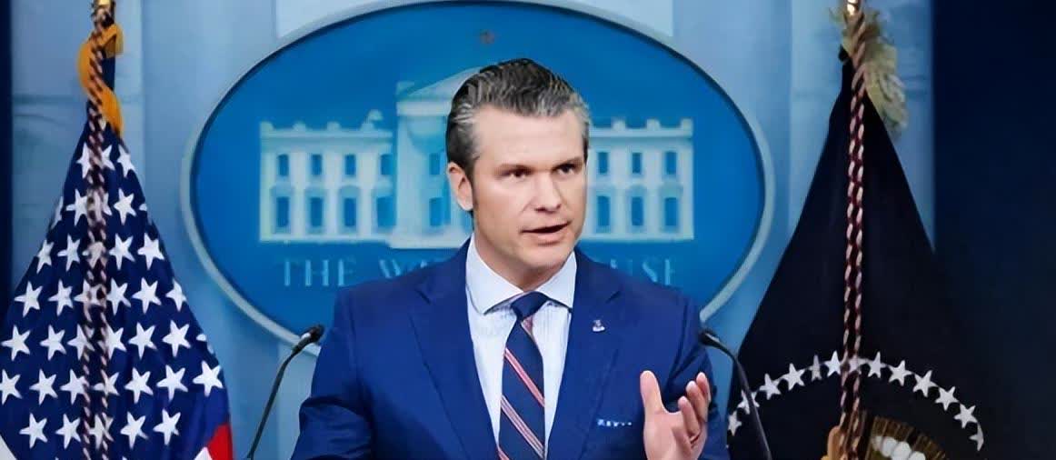 特朗普的双簧，美防长赫格塞斯调到前台！九三阅兵名单已经发出来，26国高