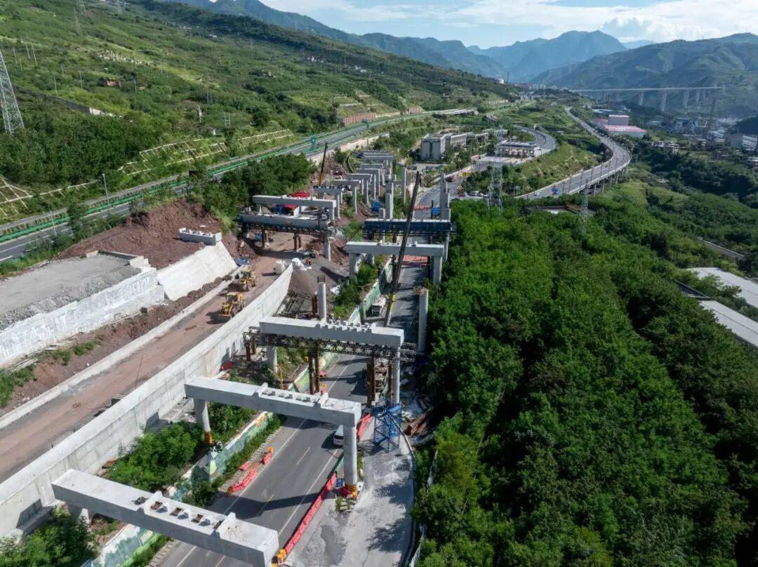 麻彝高速成功下穿渝昆高铁!建成后,彝良县城→渝昆高铁彝良站将由现在60分钟变为2