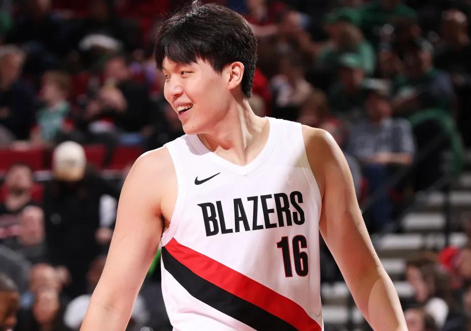 中国男篮传来重磅消息！国家队总教练郭士强：杨瀚森据国际NBA球员规定，晚一些跟