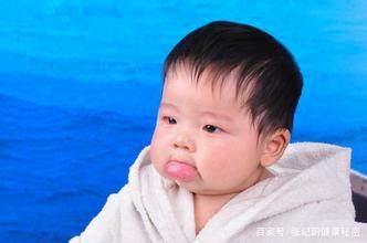医生说孩子嘴唇上长的是血管瘤, 怎么办?