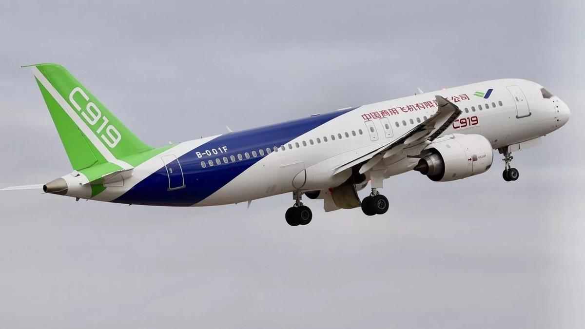 C919在蒙古首战告捷，中国大飞机终于冲出国门，找到了必胜的主战场！8月12