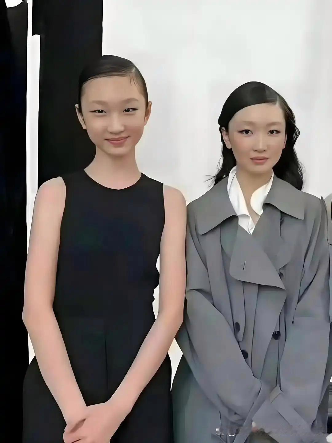 周冬雨和她的替身！这也太像了！