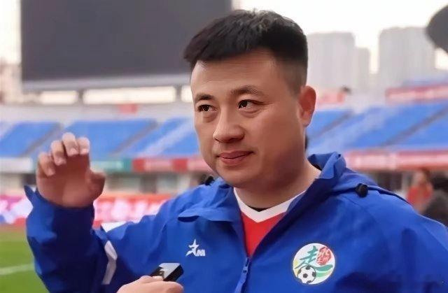 永州队的主教练身价要大涨了吧！这位黄楚儒，很有本事。永州队能一路冲击勇夺冠军，除